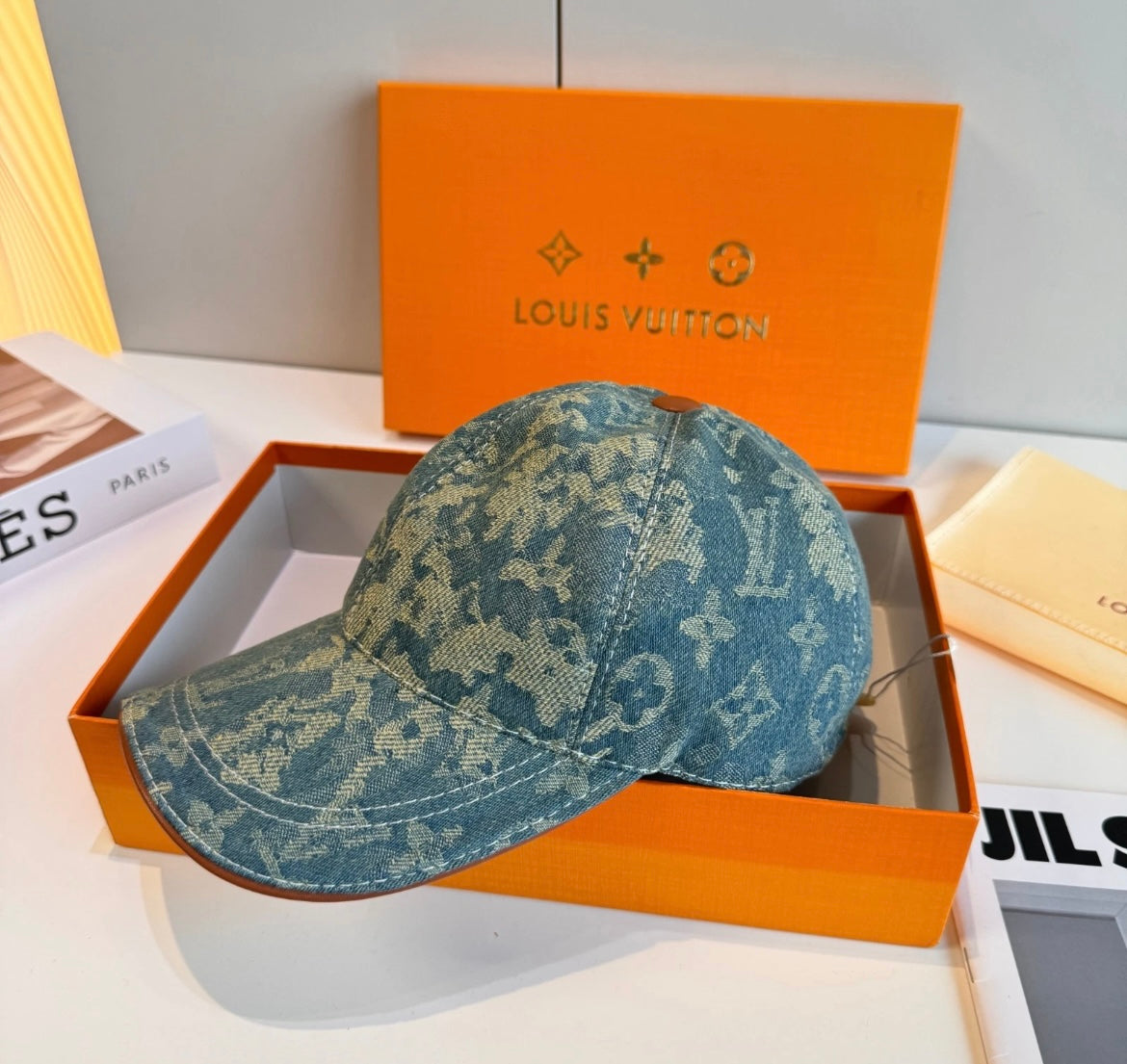 LV Blue and White Sun-Protective Denim Baseball Cap